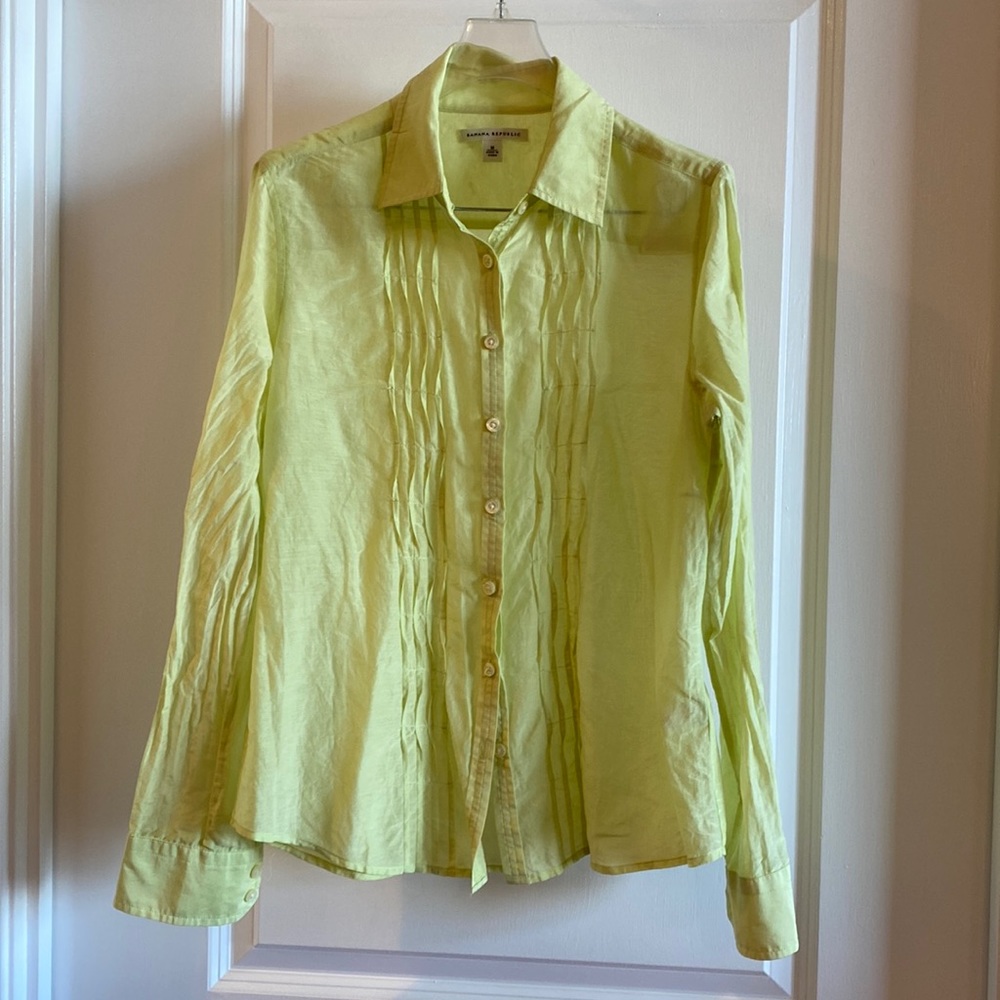 Banana Republic sheer cotton / silk blend blouse (linen look)